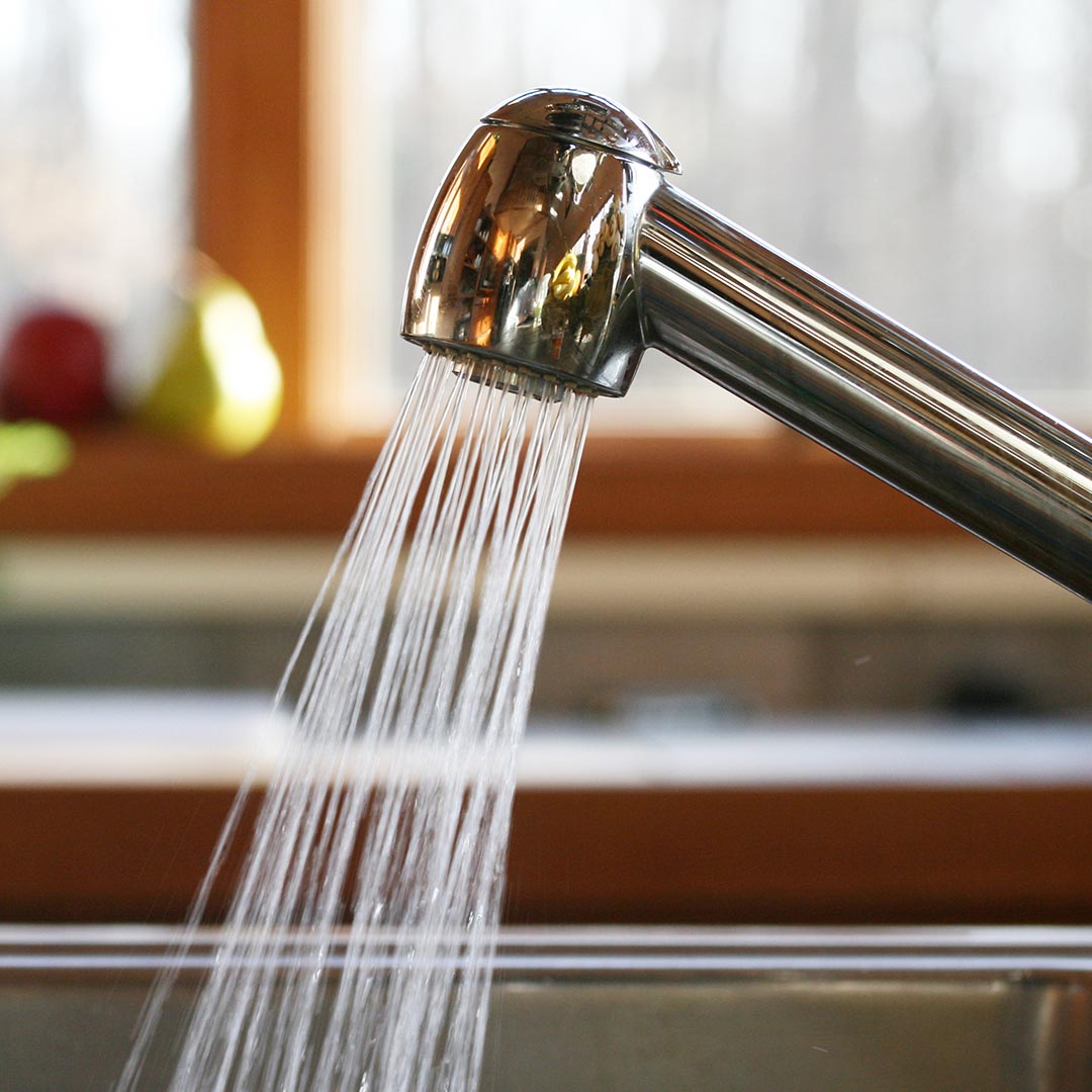 running kitchen faucet